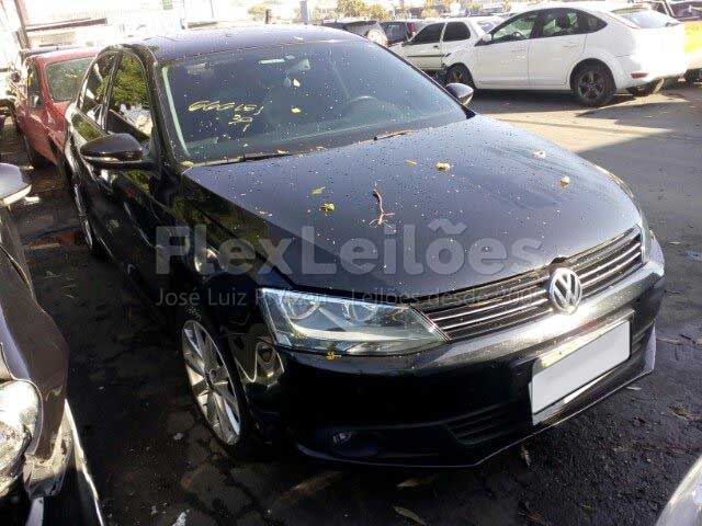 LOTE 039 - VOLKSWAGEN JETTA COMFORTLINE 2.0 2015