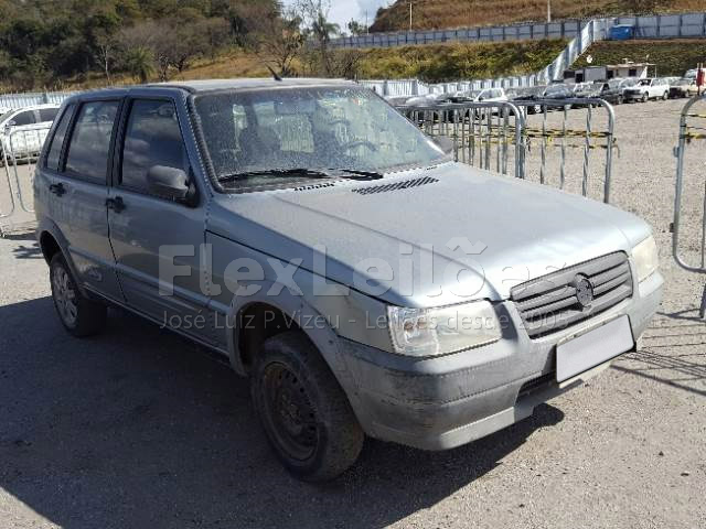 LOTE 002 - Fiat Uno Mille Fire  Way 1.0 2013