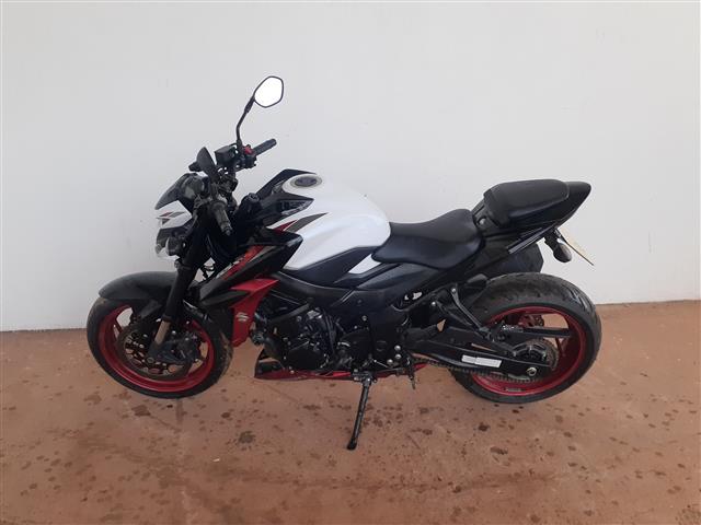 LOTE 011 GSX-S750 AZ 2021/2022