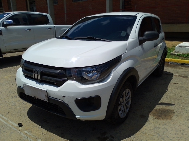 LOTE 053 FIAT MOBI LIKE 